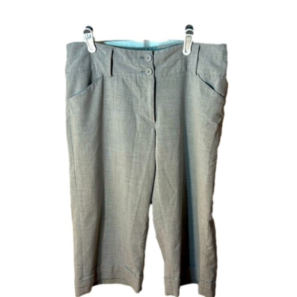 Reitmans Gray Capri Dress Pants Size 13 - Picture 2 of 7